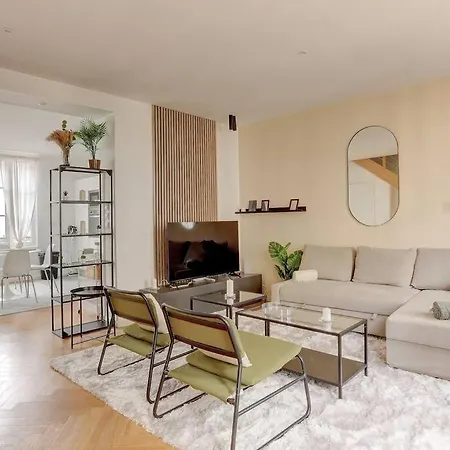 Le Duplex شقة *