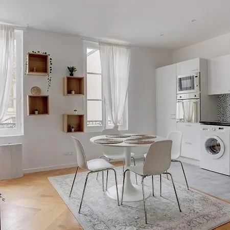 Le Duplex شقة *